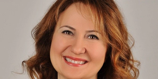 KANSERLE MÜCADELE EDİYOR, YENİDEN SİYASETE DÖNÜYOR