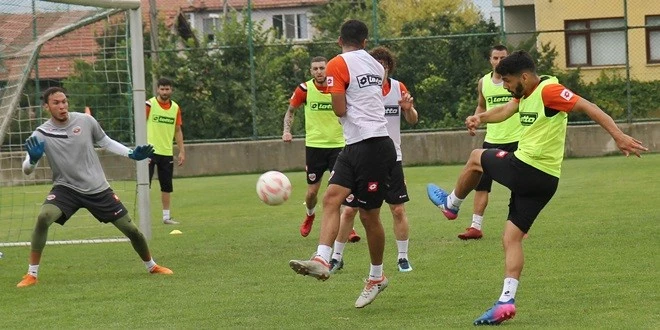 ADANASPOR YENİ SEZONA HAZIRLANIYOR