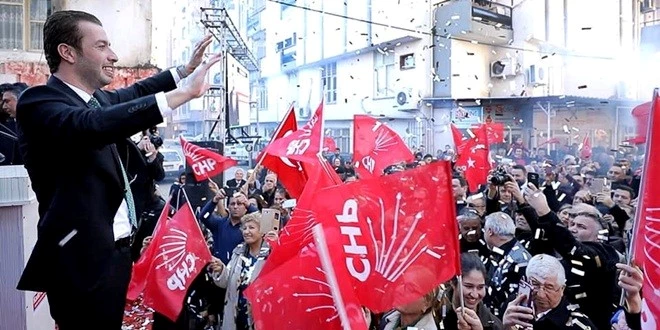 CHP ADAYI KADİR AYDAR’DAN GÖVDE GÖSTERİSİ