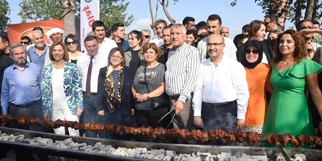 233 METRELİK DÜNYA REKORU ADANA’DA