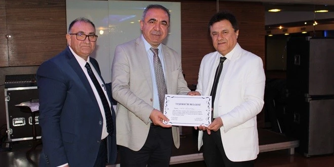 ADAPADER’DEN TURİZM DUAYENLERİNE PLAKET