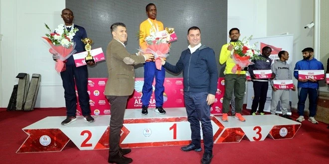 ADANA’DA 5 OCAK KURTULUŞ YARI MARATONU VE HALK KOŞUSU