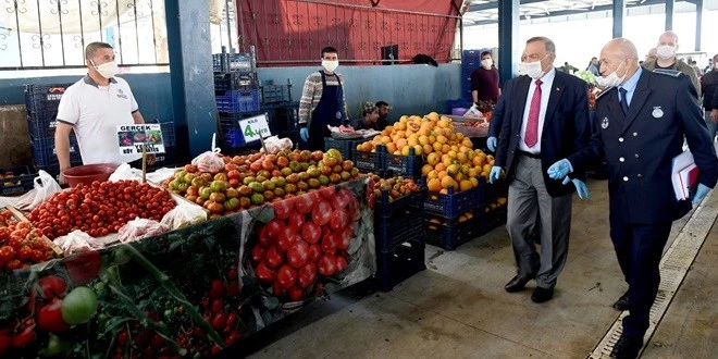 SEYHAN BELEDİYESİNDEN MASKE, PAZAR ÖNLÜĞÜ VE ELDİVEN, “HİJYEN KURALLARINA UYUN”