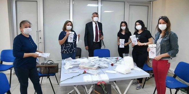 ADANA’DA MASKE DAĞITILMAYAN HANE KALMAYACAK