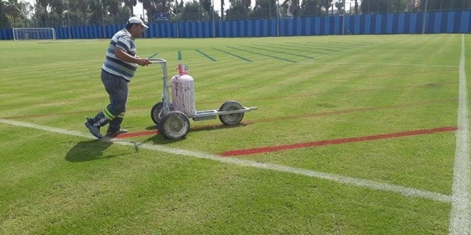 FUTBOL SAHALARINDA TEMİZLİK VE BAKIM