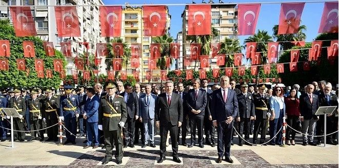 CUMHURİYET BAYRAMI İLK TÖRENİ ANITTA