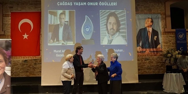 ÇAĞDAŞ YAŞAM ONUR ÖDÜLÜ MURAT AĞIREL VE TİMUR SOYKAN’A