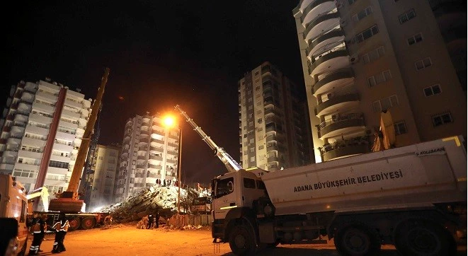 <strong>ADANA’DA YARALAR SARILIYOPR</strong>