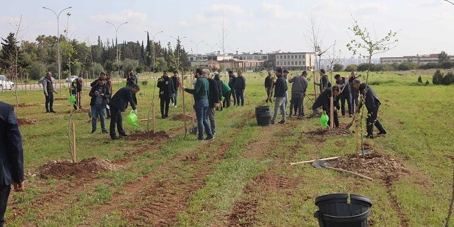 DEPREMDE HAYATINI KAYBEDEN Ç.Ü’DEN  42 CAN 42 FİDANLA ANILDI