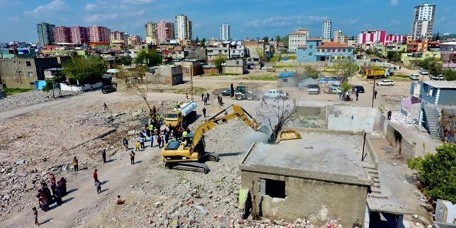 YÜREĞİR ULUBATLI HASAN MAHALLESİ’NDE YIKIM