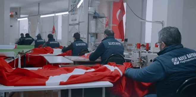EN FAZLA BAYRAK TALEBİ FRANSA VE İSPANYA’DAN