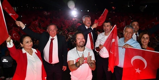 ADANA’DA CUMHURİYET YÜRÜYÜŞÜ