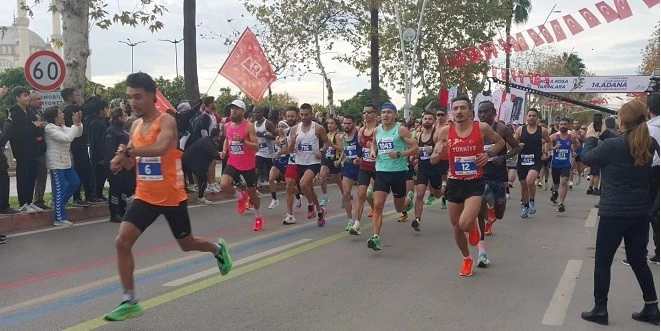 ADANA KURTULUŞ YARI MARATONUNA REKOR KATILIM